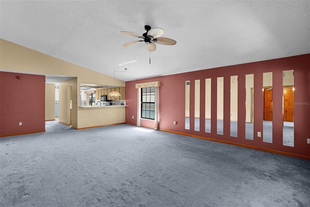 En Venta: $249,900 (2 camas, 2 baños, 1393 Pies cuadrados)
