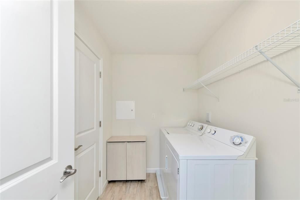 На продажу: $349,900 (3 спален, 2 ванн, 1673 Квадратных фут)
