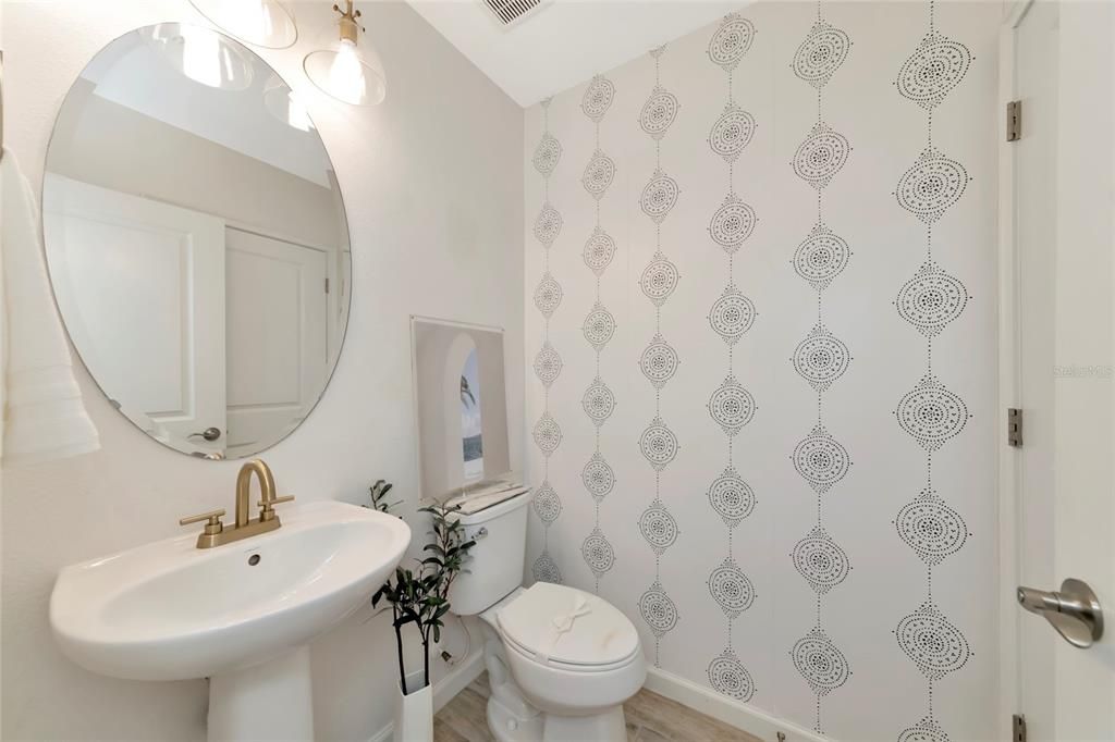 На продажу: $349,900 (3 спален, 2 ванн, 1673 Квадратных фут)