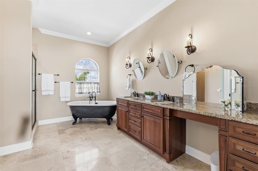 For Sale: $3,490,000 (4 beds, 3 baths, 4356 Square Feet)