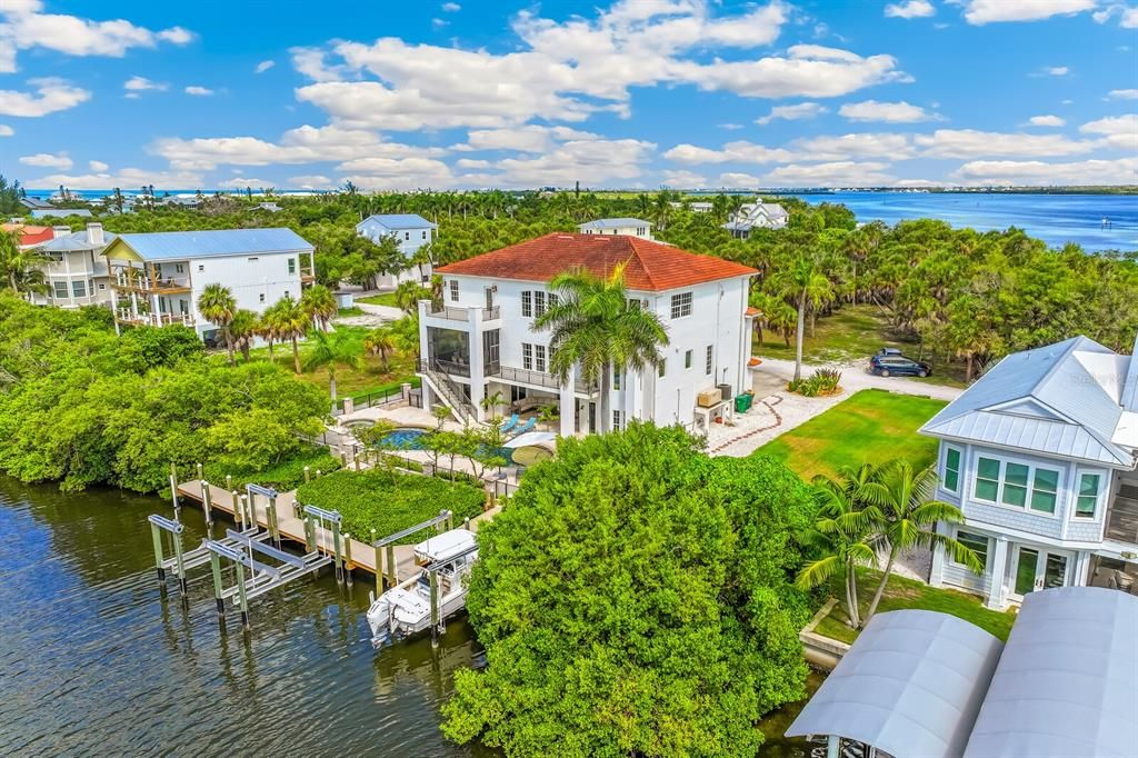 For Sale: $3,490,000 (4 beds, 3 baths, 4356 Square Feet)