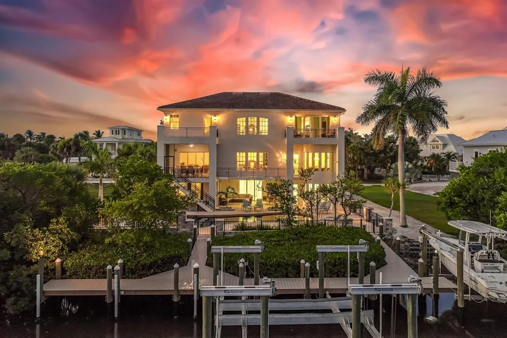 For Sale: $3,490,000 (4 beds, 3 baths, 4356 Square Feet)