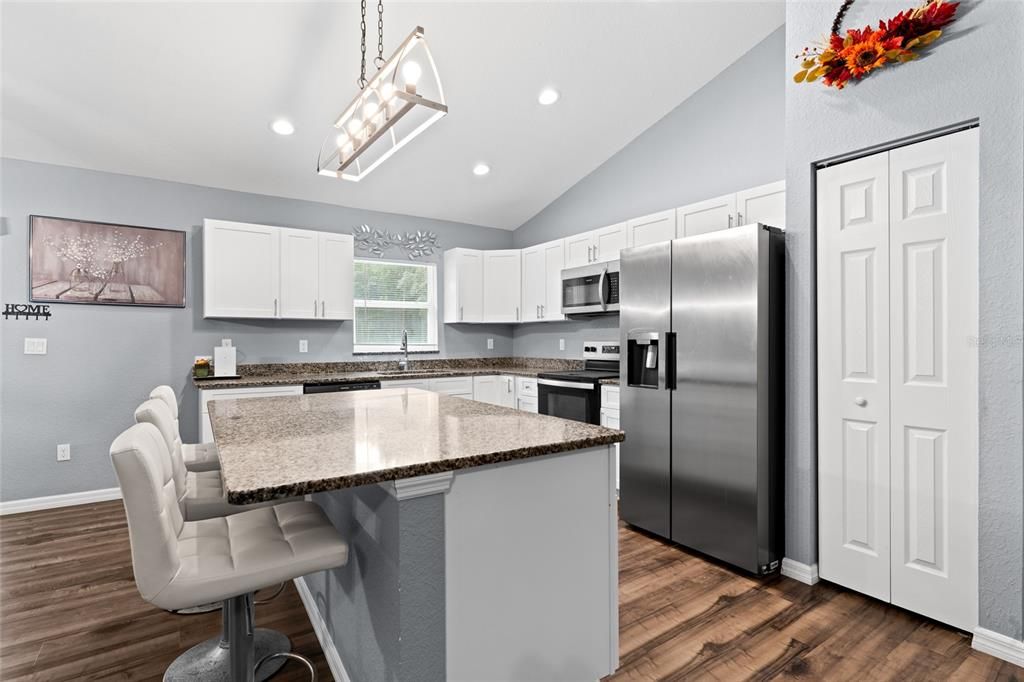 For Sale: $375,000 (4 beds, 2 baths, 1688 Square Feet)