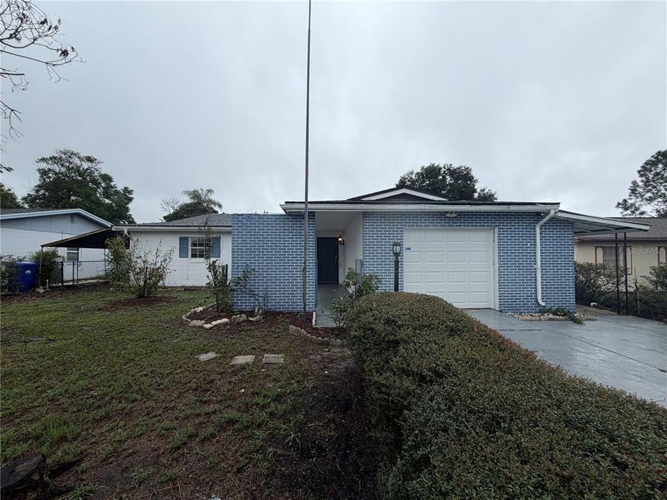 Activo con contrato: $313,000 (4 camas, 3 baños, 1722 Pies cuadrados)