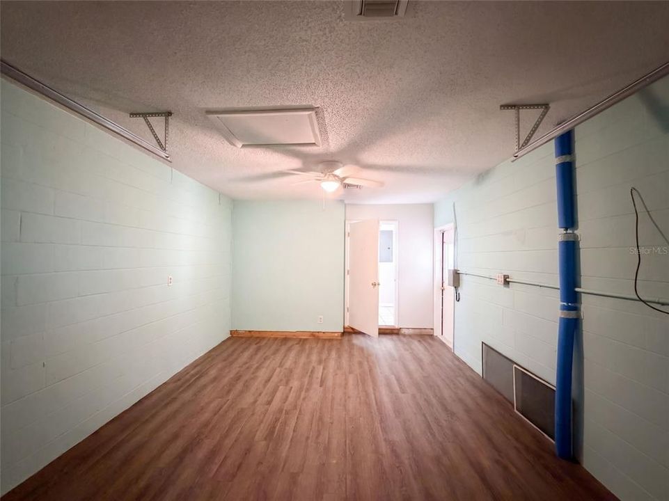 Activo con contrato: $313,000 (4 camas, 3 baños, 1722 Pies cuadrados)