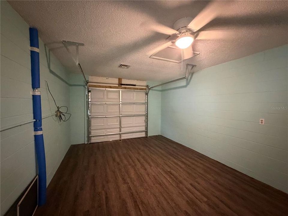 Activo con contrato: $313,000 (4 camas, 3 baños, 1722 Pies cuadrados)