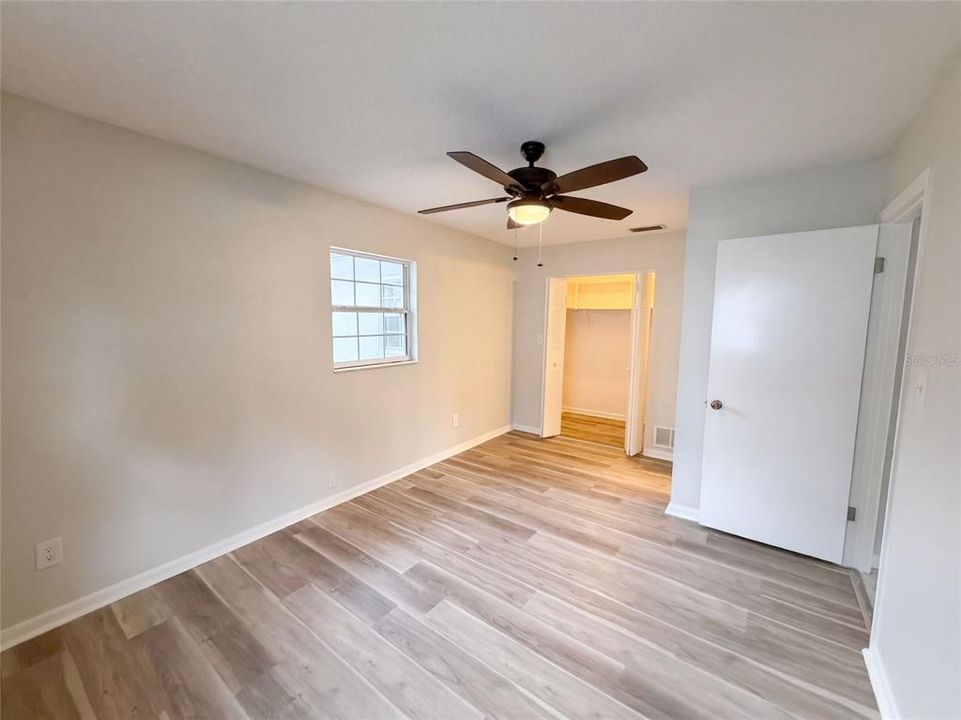 Activo con contrato: $313,000 (4 camas, 3 baños, 1722 Pies cuadrados)