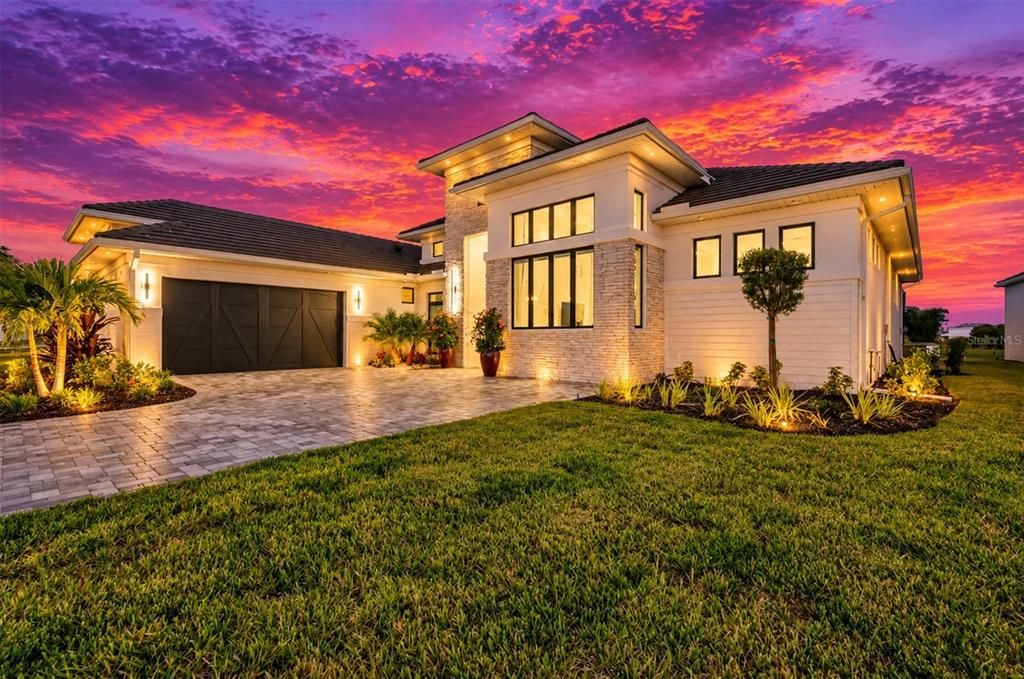 For Sale: $1,899,000 (4 beds, 3 baths, 3158 Square Feet)