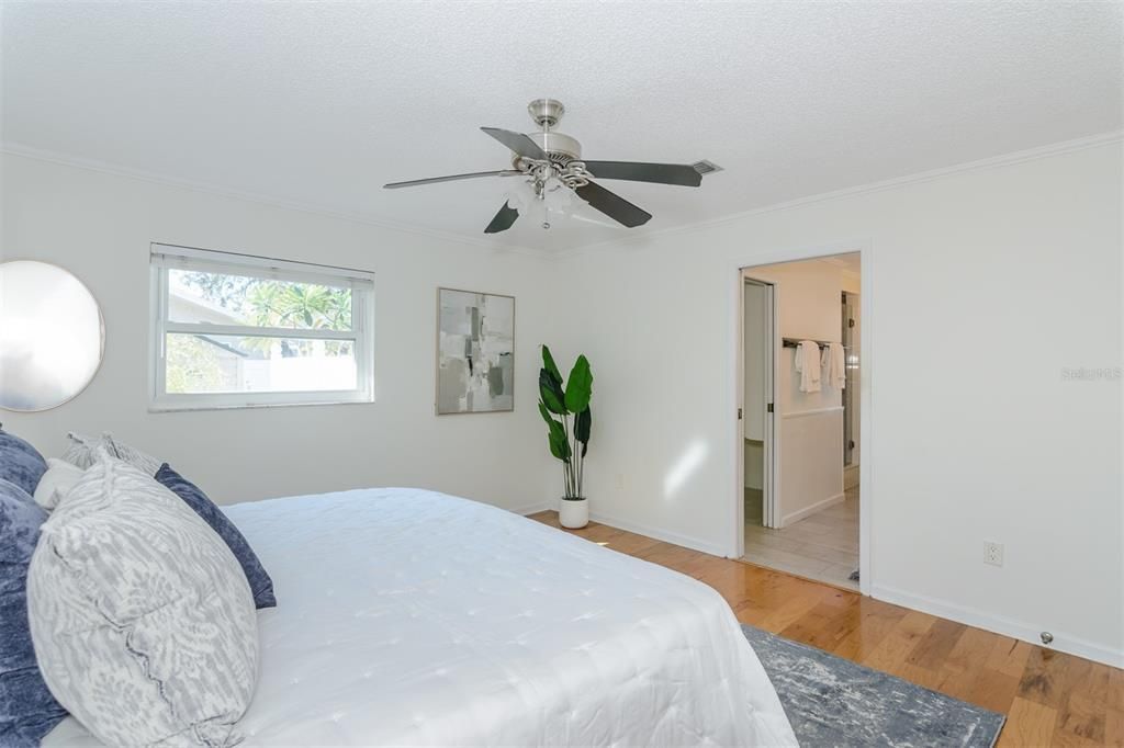 For Sale: $575,000 (3 beds, 3 baths, 1937 Square Feet)