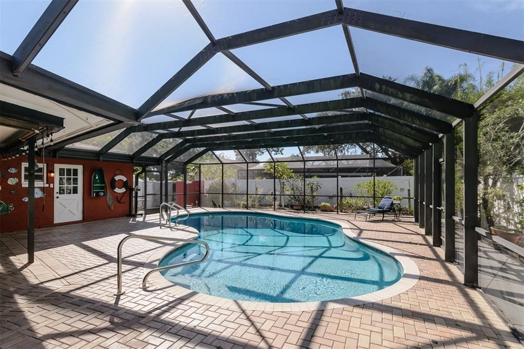 For Sale: $575,000 (3 beds, 3 baths, 1937 Square Feet)