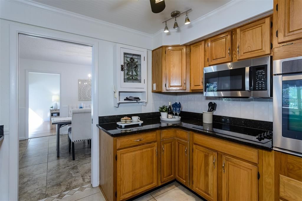 For Sale: $575,000 (3 beds, 3 baths, 1937 Square Feet)