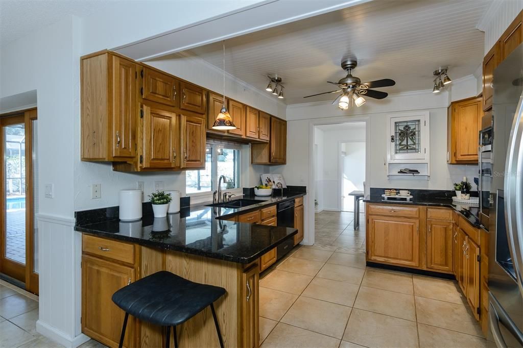 For Sale: $575,000 (3 beds, 3 baths, 1937 Square Feet)