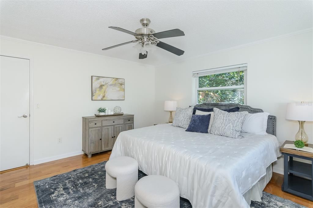 For Sale: $575,000 (3 beds, 3 baths, 1937 Square Feet)