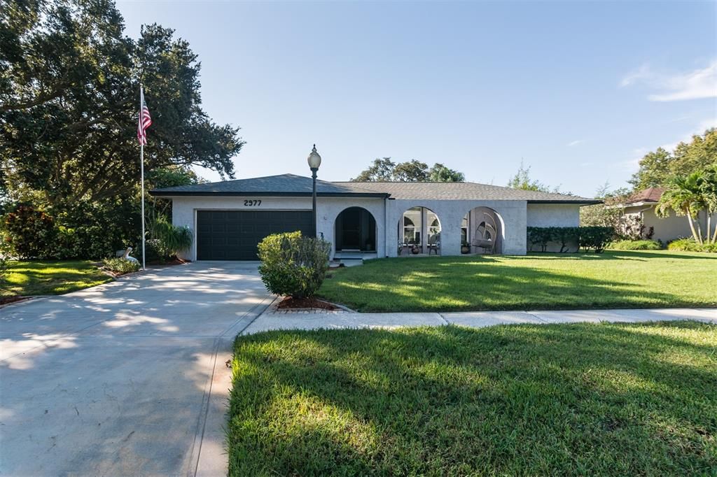 For Sale: $575,000 (3 beds, 3 baths, 1937 Square Feet)