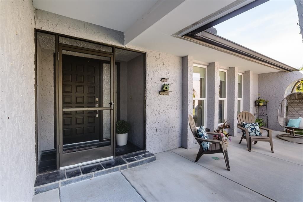 For Sale: $575,000 (3 beds, 3 baths, 1937 Square Feet)