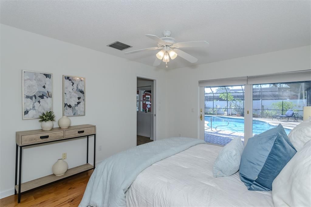 For Sale: $575,000 (3 beds, 3 baths, 1937 Square Feet)