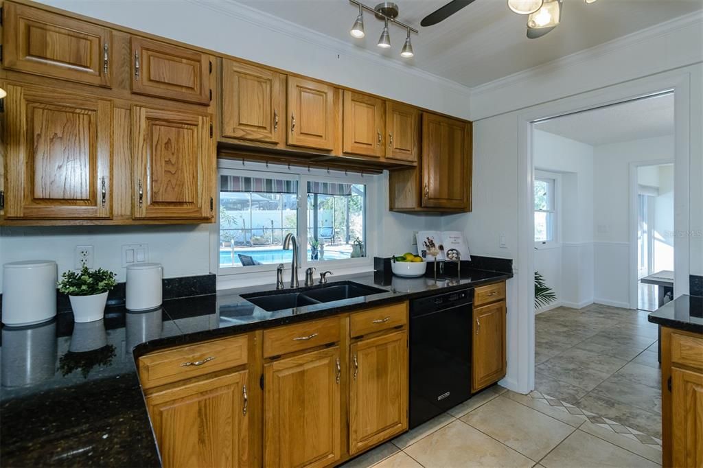 For Sale: $575,000 (3 beds, 3 baths, 1937 Square Feet)