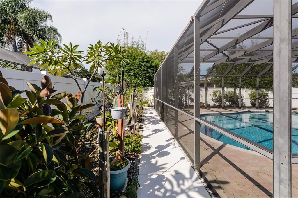 For Sale: $575,000 (3 beds, 3 baths, 1937 Square Feet)