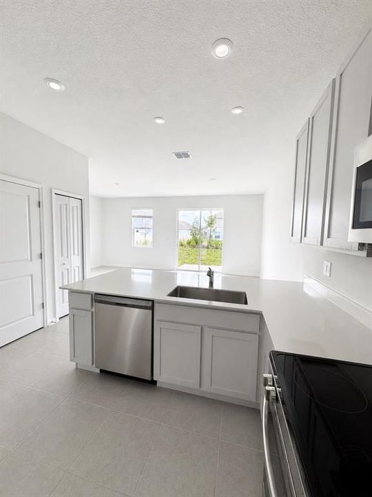 For Sale: $279,900 (3 beds, 2 baths, 1834 Square Feet)