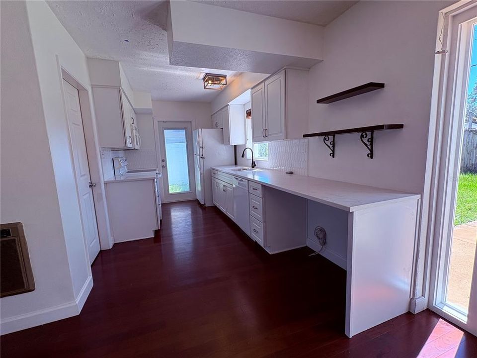 В аренду: $2,650 (3 спален, 2 ванн, 1296 Квадратных фут)