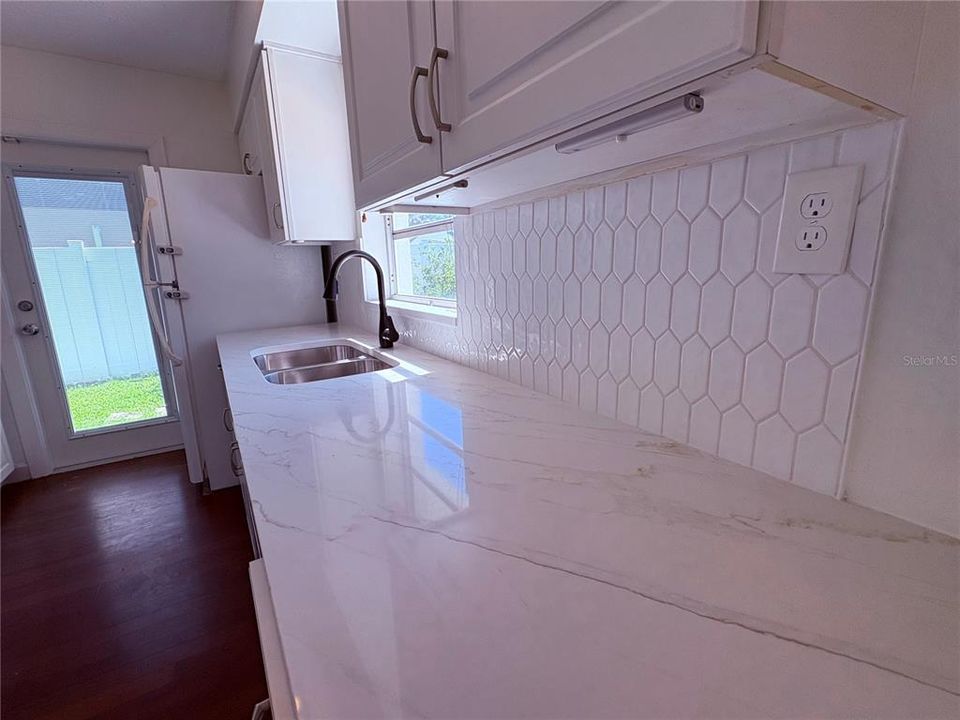 В аренду: $2,650 (3 спален, 2 ванн, 1296 Квадратных фут)