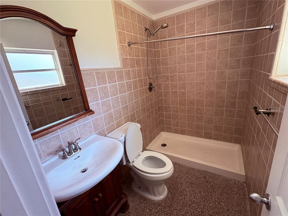 В аренду: $2,650 (3 спален, 2 ванн, 1296 Квадратных фут)