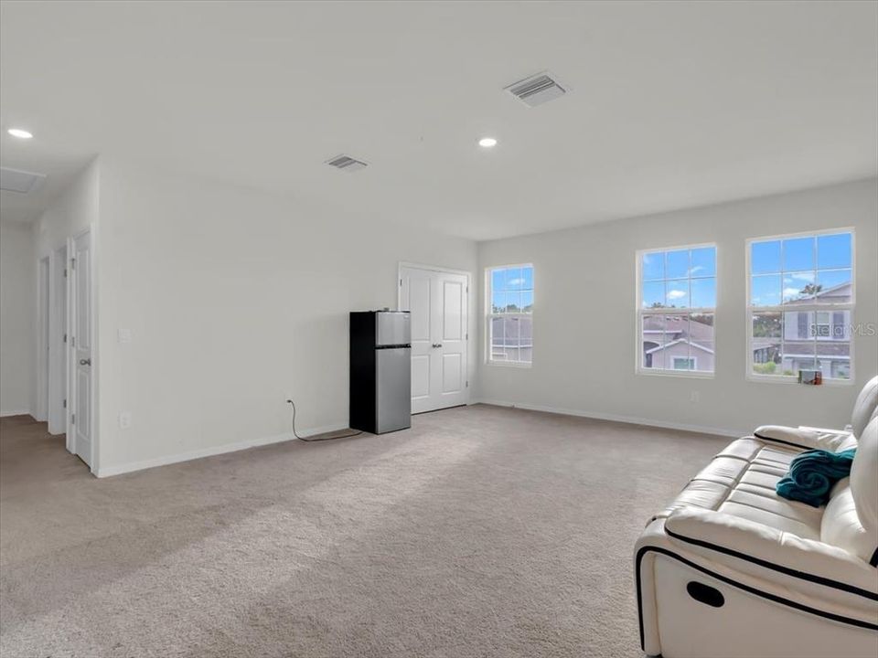 For Sale: $419,000 (4 beds, 3 baths, 2738 Square Feet)