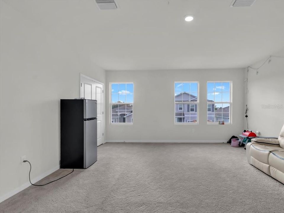 For Sale: $419,000 (4 beds, 3 baths, 2738 Square Feet)