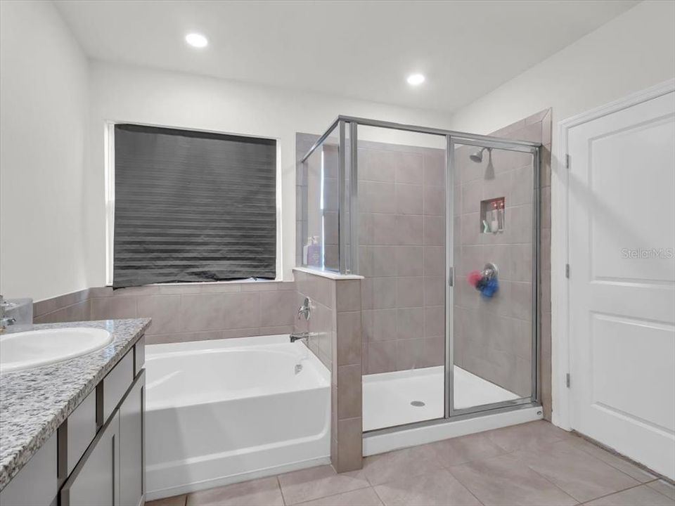 For Sale: $419,000 (4 beds, 3 baths, 2738 Square Feet)
