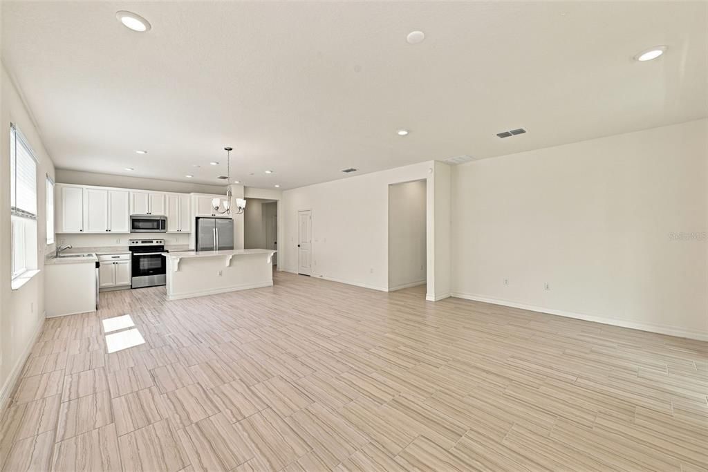 En Venta: $445,000 (4 camas, 2 baños, 2148 Pies cuadrados)