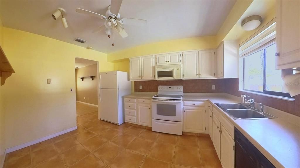 En Venta: $389,900 (3 camas, 2 baños, 1616 Pies cuadrados)