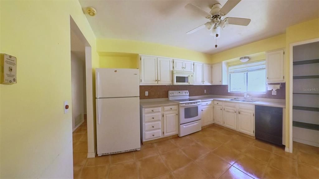 En Venta: $389,900 (3 camas, 2 baños, 1616 Pies cuadrados)