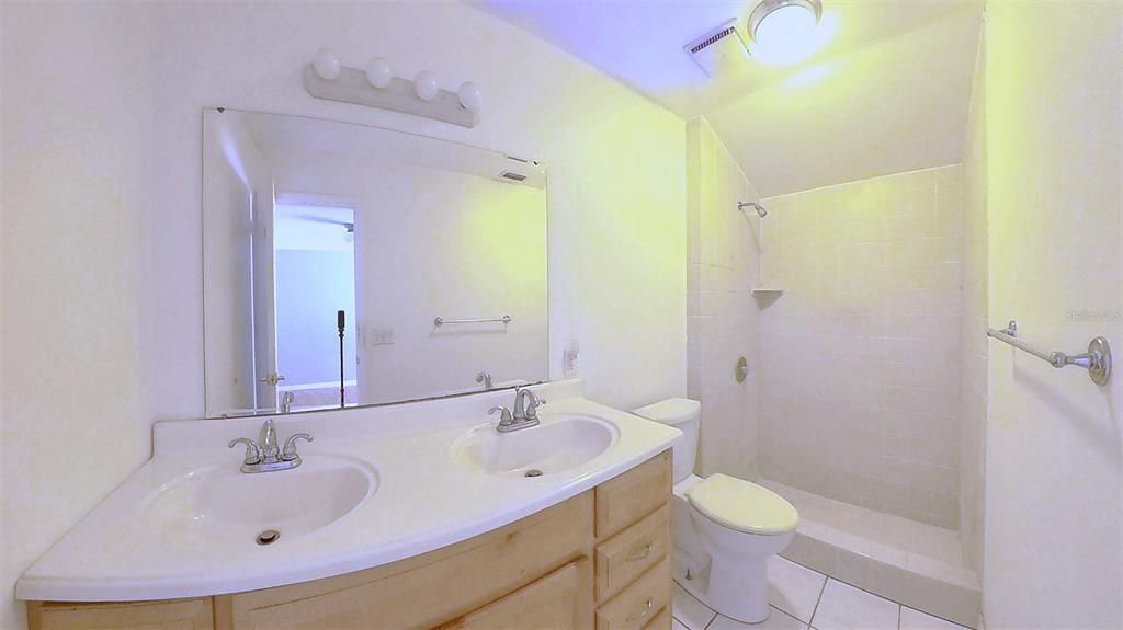 En Venta: $389,900 (3 camas, 2 baños, 1616 Pies cuadrados)