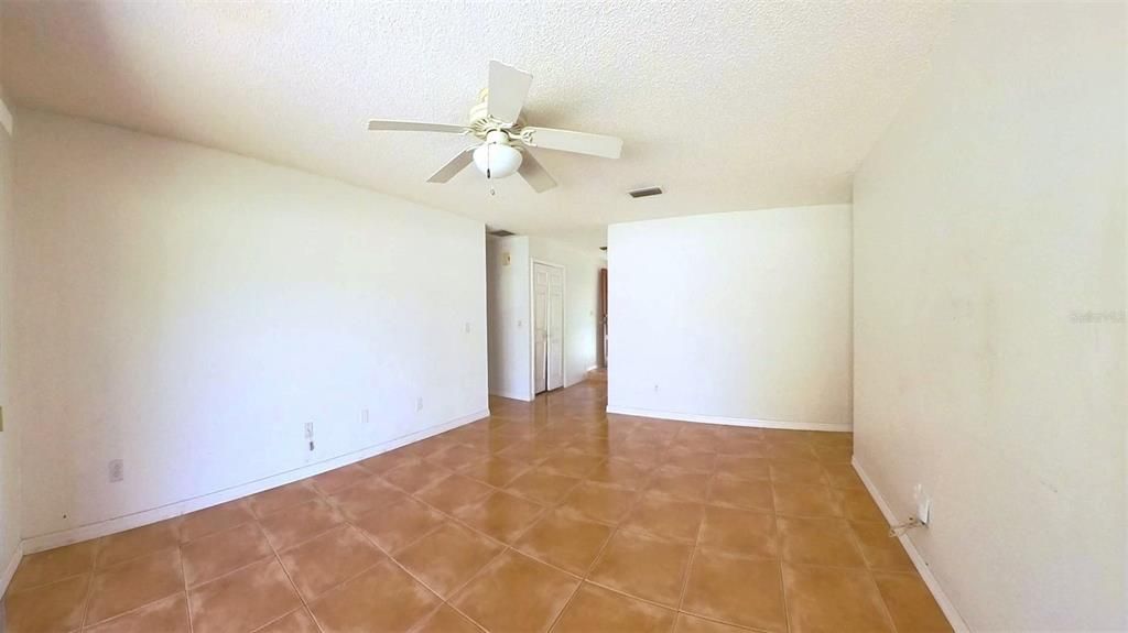En Venta: $389,900 (3 camas, 2 baños, 1616 Pies cuadrados)
