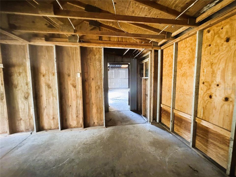 На продажу: $114,783 (2 спален, 1 ванн, 792 Квадратных фут)