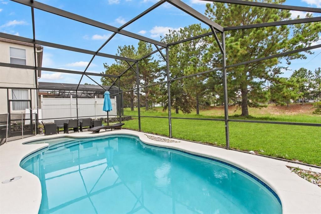 For Sale: $459,000 (4 beds, 3 baths, 2550 Square Feet)