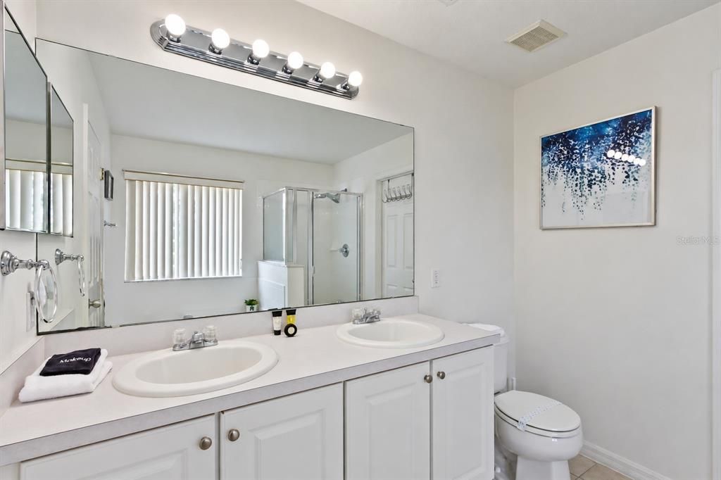 For Sale: $459,000 (4 beds, 3 baths, 2550 Square Feet)
