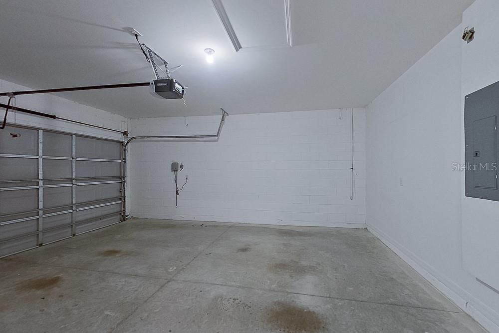 For Rent: $2,025 (3 beds, 2 baths, 1504 Square Feet)