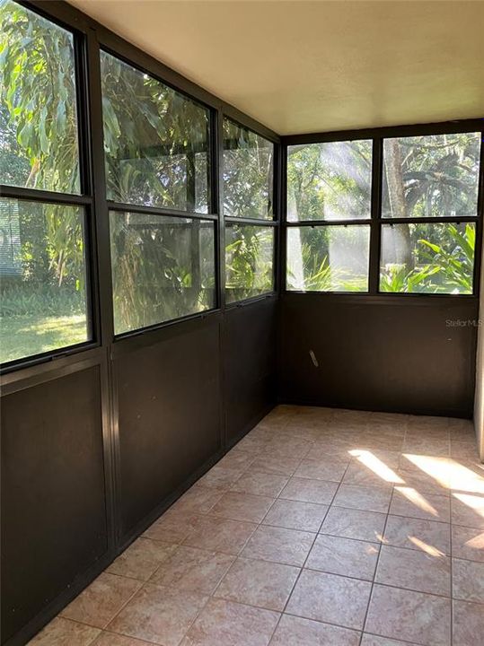 For Sale: $145,000 (2 beds, 2 baths, 960 Square Feet)