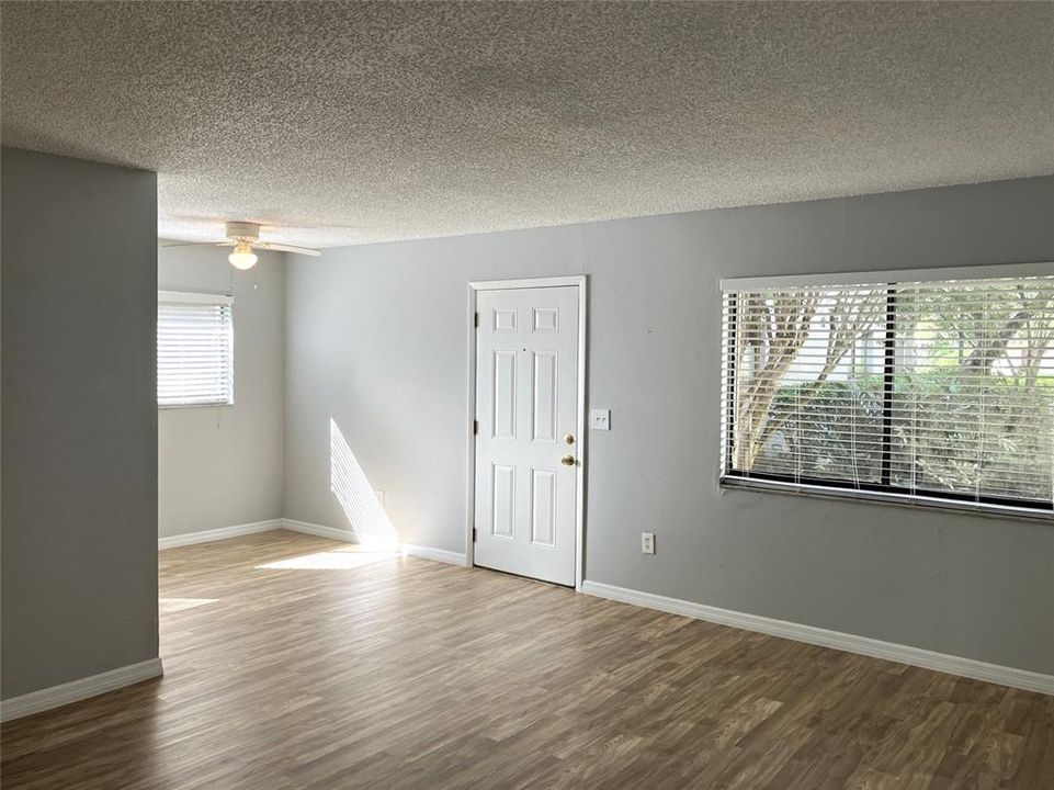 For Sale: $145,000 (2 beds, 2 baths, 960 Square Feet)