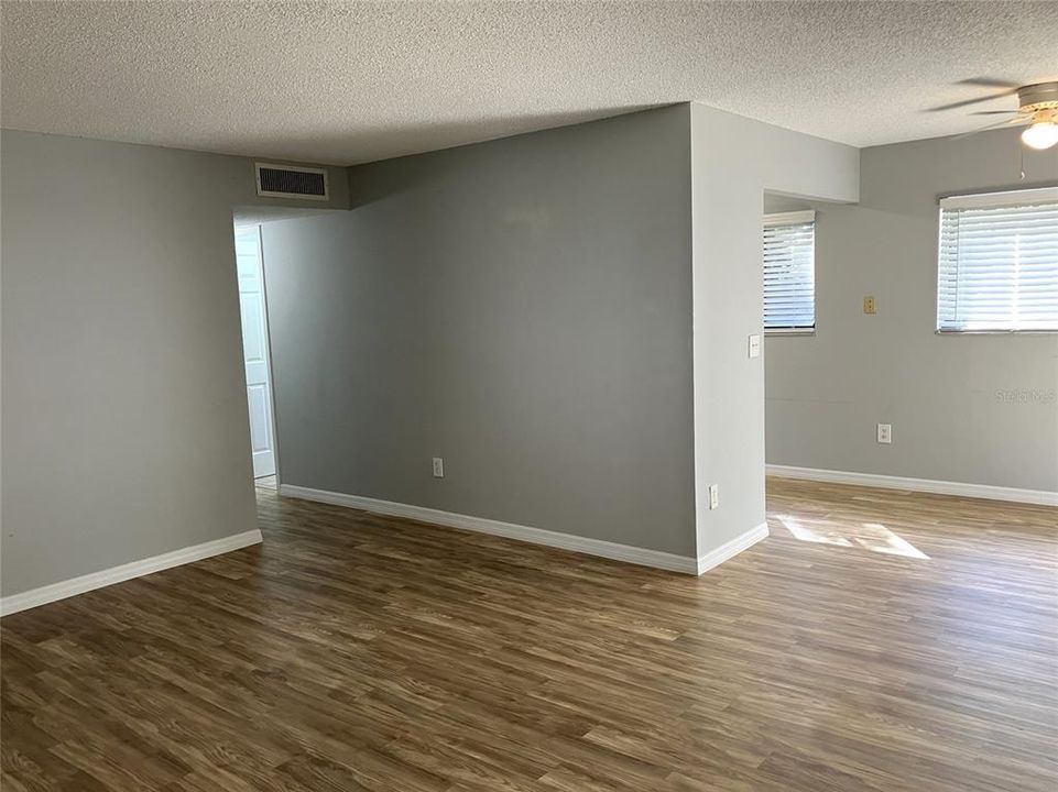 For Sale: $145,000 (2 beds, 2 baths, 960 Square Feet)