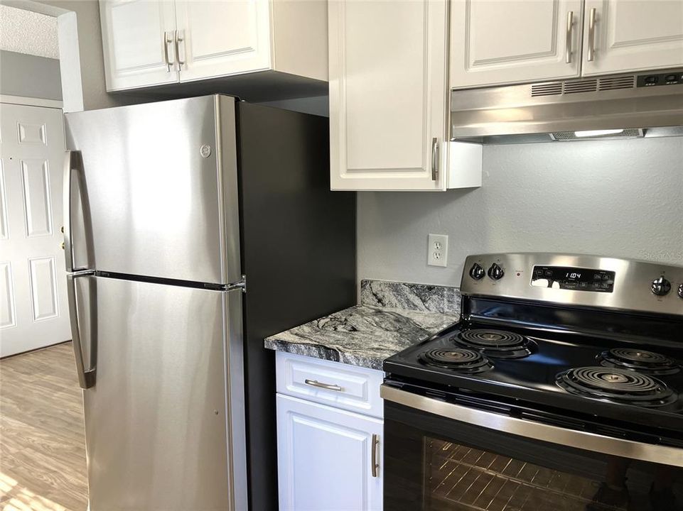 For Sale: $145,000 (2 beds, 2 baths, 960 Square Feet)