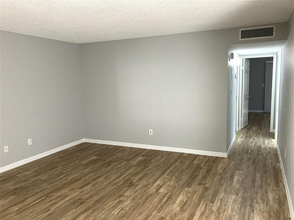 For Sale: $145,000 (2 beds, 2 baths, 960 Square Feet)