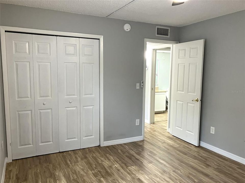 For Sale: $145,000 (2 beds, 2 baths, 960 Square Feet)