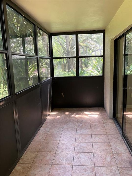 For Sale: $145,000 (2 beds, 2 baths, 960 Square Feet)