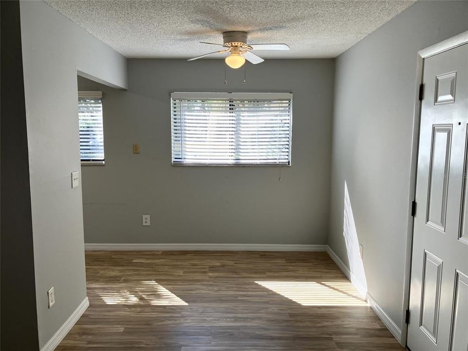 For Sale: $145,000 (2 beds, 2 baths, 960 Square Feet)