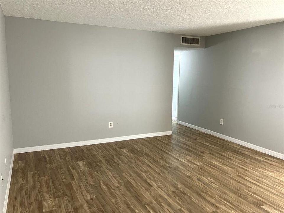For Sale: $145,000 (2 beds, 2 baths, 960 Square Feet)