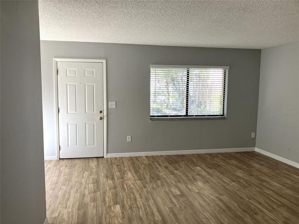 For Sale: $145,000 (2 beds, 2 baths, 960 Square Feet)