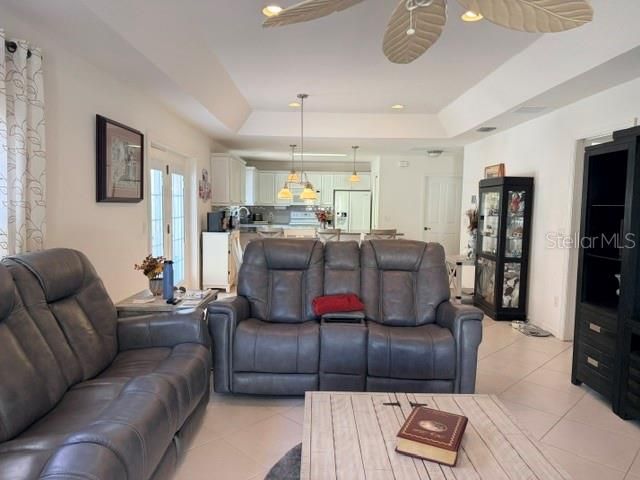 En Venta: $329,900 (2 camas, 2 baños, 1289 Pies cuadrados)