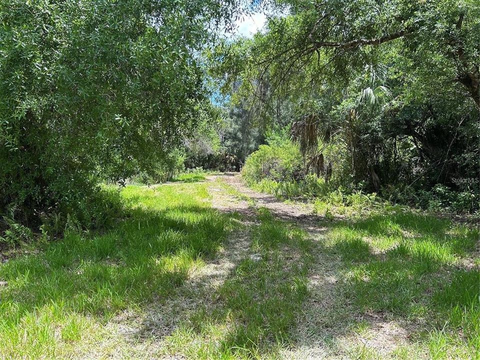 待售: $159,000 (2.79 acres)